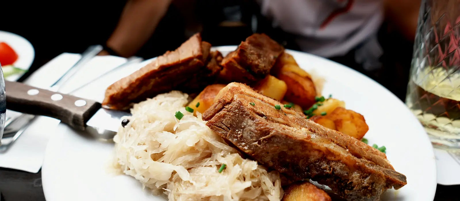 Gastronomie allemande mettant en avant plats traditionnels, spécialités régionales et convivialité