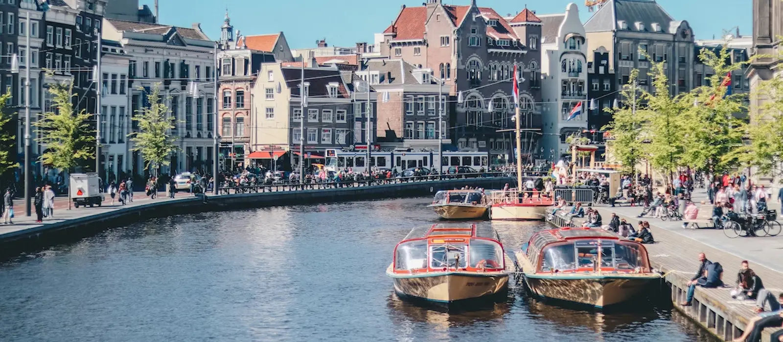 Paysage emblématique des Pays-Bas. La capitale  Amsterdam