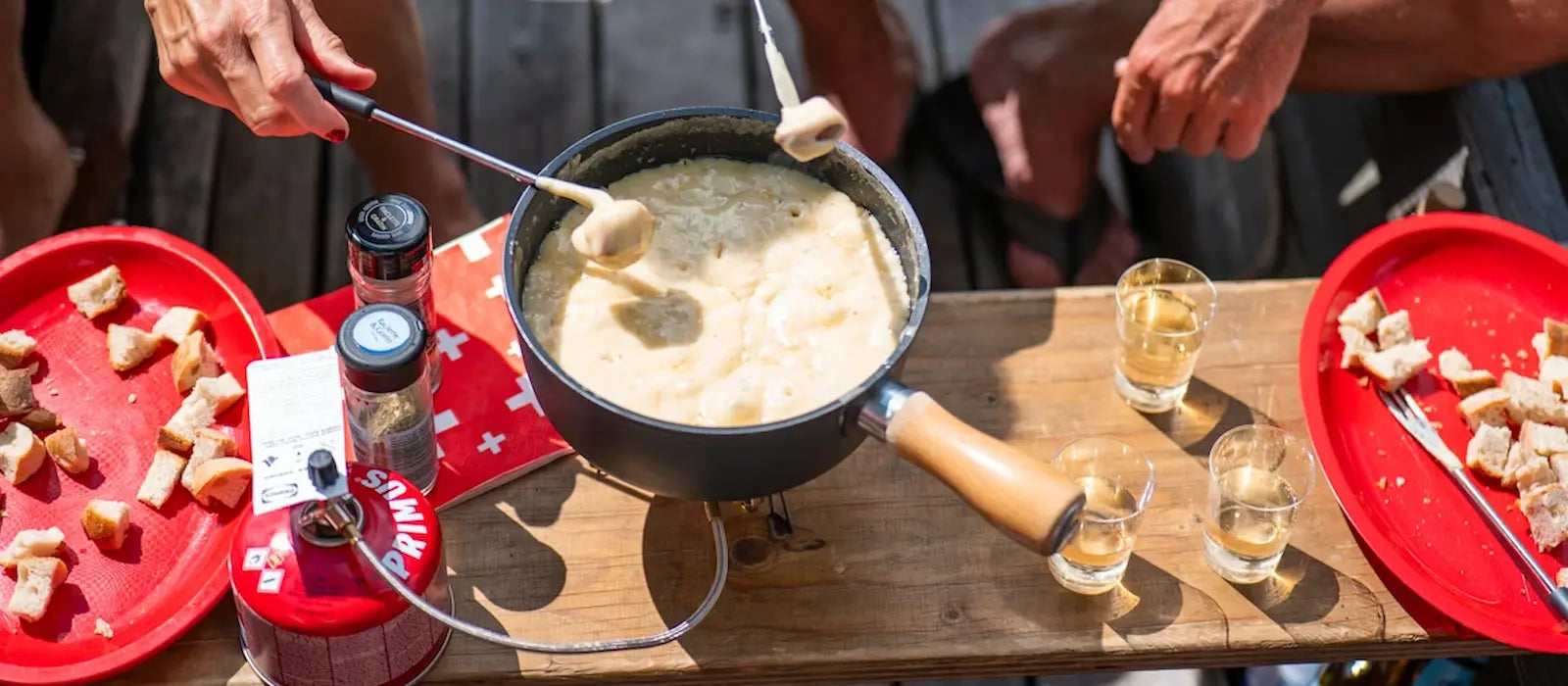 Gastronomie suisse avec plats traditionnels. Fondue